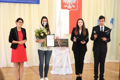 Uroczystość nadania imienia Mistrzów Sportu Szkole Podstawowej w Sarbi
