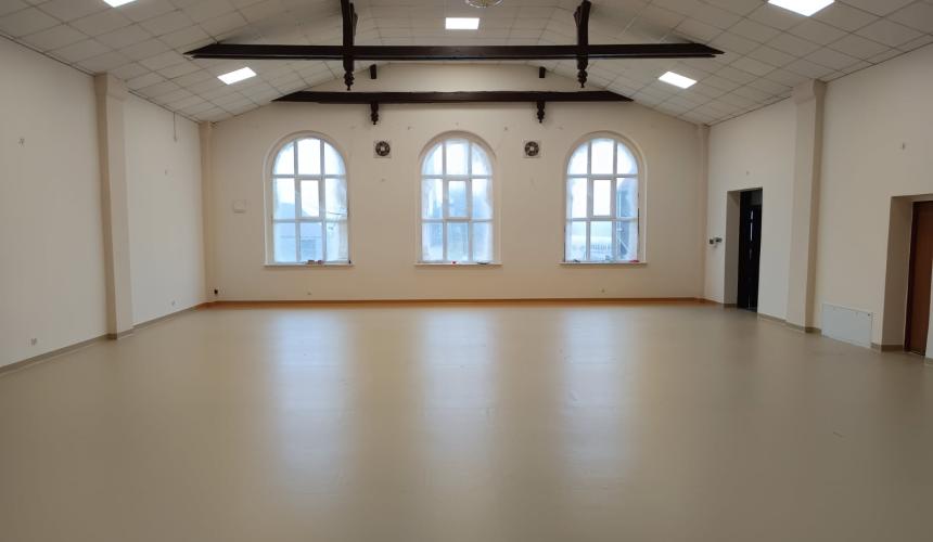 Sala wiejska w Romanowie Dolnym po remoncie