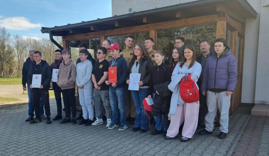 Młodzi strażacy w akcji – poznajcie laureatów turnieju wiedzy pożarniczej